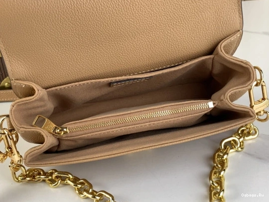 VUITTON LOUIS EAST METIS POCHETTE WEST 0511